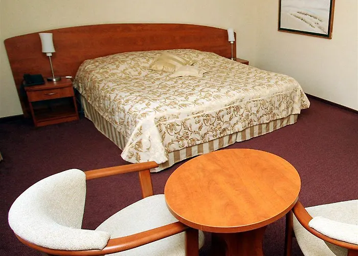 格罗马达酒店 3*